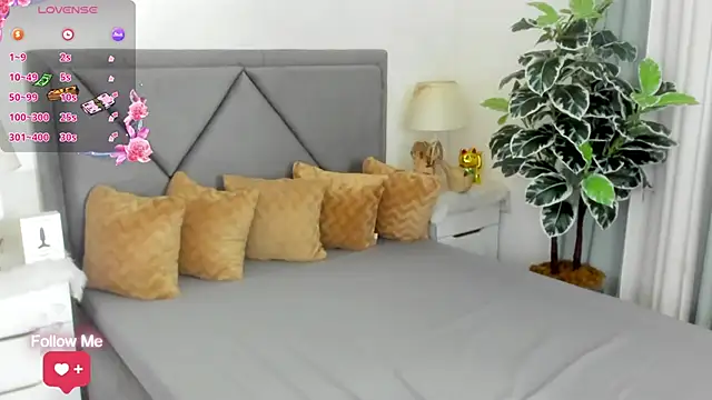 Snapshot of Miss_Cattleya69 chatting on 11/19/25, 12:38 Miss Cattleya69 online show from 11/19/25, 12:38