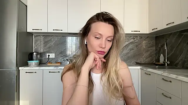 Alice Wonders online show from 02/20/25, 09:33