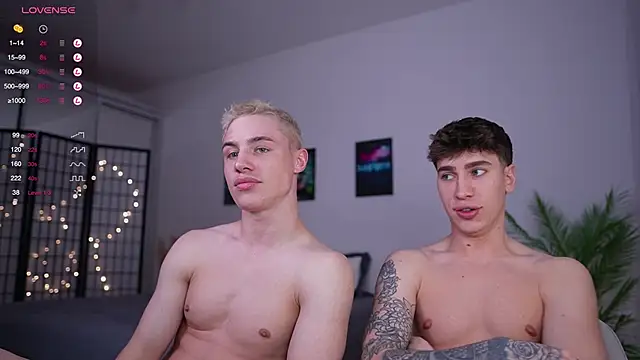 Snapshot of Evan__White_ chatting on 01/16/25, 12:42 Evan  White  online show from 01/16/25, 12:42