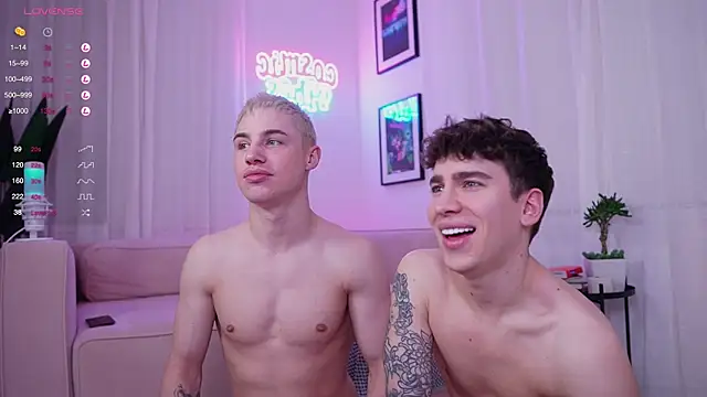 Snapshot of Evan__White_ chatting on 02/09/25, 04:50 Evan  White  online show from 02/09/25, 04:50