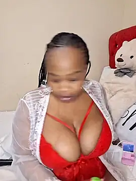 Snapshot of BoobQueenxx chatting on 10/18/25, 02:36 BoobQueenxx online show from 10/18/25, 02:36