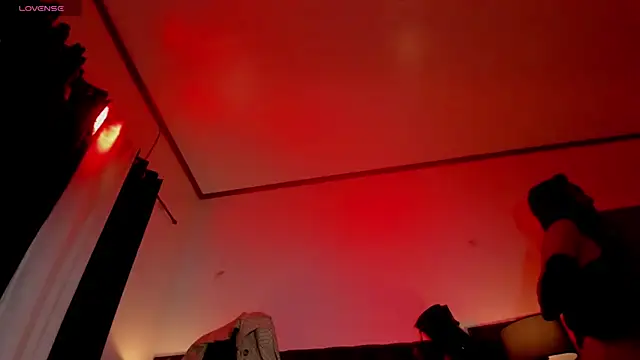 ErinSmith7inches TS online show from 12/17/24, 04:45