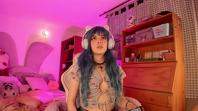 Snapshot of lolaaa_bunny1 chatting on 06/16/26, 04:48 lolaaa bunny1 online show from 06/16/26, 04:48