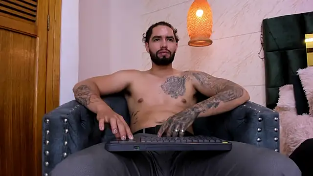 Snapshot of matteosantos chatting on 02/05/25, 05:42 matteosantos online show from 02/05/25, 05:42