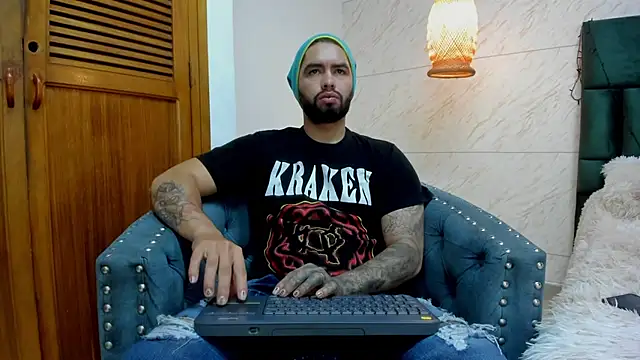 Snapshot of matteosantos chatting on 02/07/25, 11:23 matteosantos online show from 02/07/25, 11:23