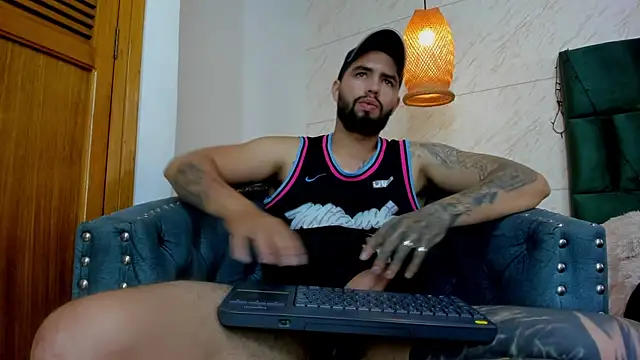 Snapshot of matteosantos chatting on 02/08/25, 02:38 matteosantos online show from 02/08/25, 02:38