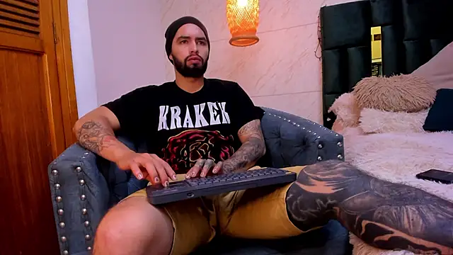 Snapshot of matteosantos chatting on 02/13/25, 11:39 matteosantos online show from 02/13/25, 11:39