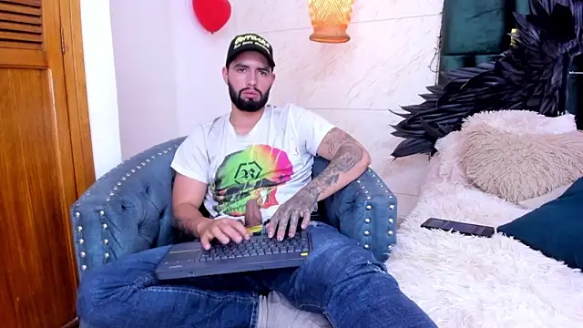 Snapshot of matteosantos chatting on 02/18/25, 05:31 matteosantos online show from 02/18/25, 05:31