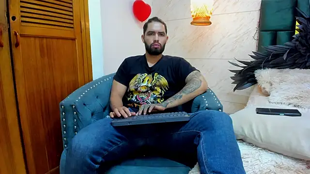 Snapshot of matteosantos chatting on 02/19/25, 11:49 matteosantos online show from 02/19/25, 11:49