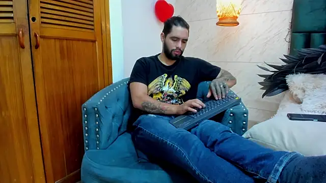 Snapshot of matteosantos chatting on 02/19/25, 02:55 matteosantos online show from 02/19/25, 02:55