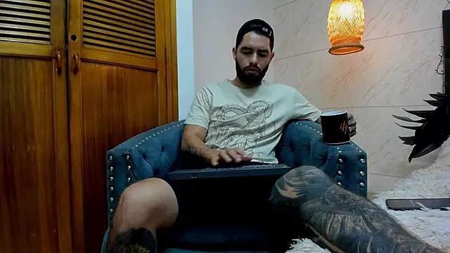 Snapshot of matteosantos chatting on 02/20/25, 11:09 matteosantos online show from 02/20/25, 11:09