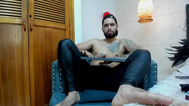 Snapshot of matteosantos chatting on 02/20/25, 02:13 matteosantos online show from 02/20/25, 02:13