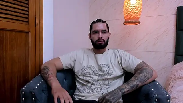 Snapshot of matteosantos chatting on 02/22/25, 11:35 matteosantos online show from 02/22/25, 11:35