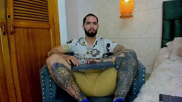 Snapshot of matteosantos chatting on 02/24/25, 12:05 matteosantos online show from 02/24/25, 12:05