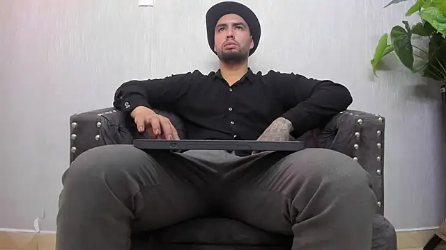 Snapshot of matteosantos chatting on 02/28/25, 02:53 matteosantos online show from 02/28/25, 02:53