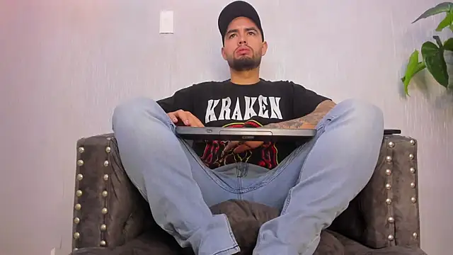 Snapshot of matteosantos chatting on 03/01/25, 11:28 matteosantos online show from 03/01/25, 11:28