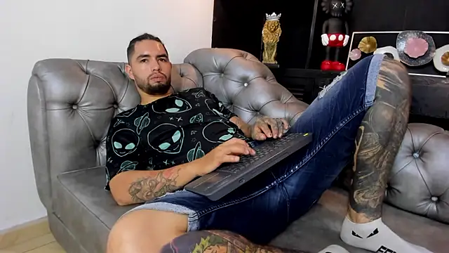 Snapshot of matteosantos chatting on 03/04/25, 02:53 matteosantos online show from 03/04/25, 02:53