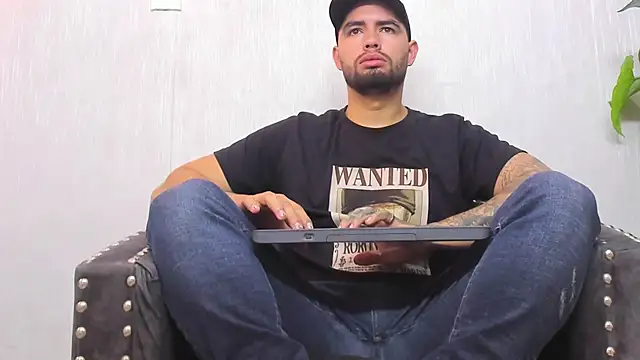 Snapshot of matteosantos chatting on 03/06/25, 11:25 matteosantos online show from 03/06/25, 11:25