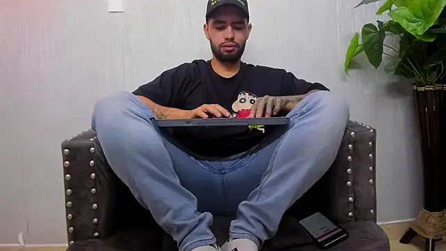 Snapshot of matteosantos chatting on 03/13/25, 11:51 matteosantos online show from 03/13/25, 11:51