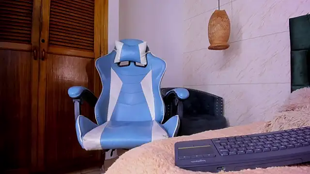 Snapshot of matteosantos chatting on 03/17/25, 02:45 matteosantos online show from 03/17/25, 02:45