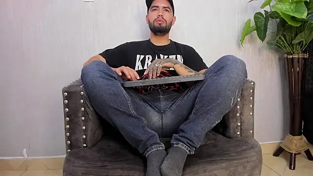 Snapshot of matteosantos chatting on 03/19/25, 11:39 matteosantos online show from 03/19/25, 11:39