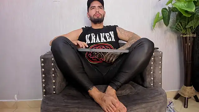 Snapshot of matteosantos chatting on 03/19/25, 02:46 matteosantos online show from 03/19/25, 02:46