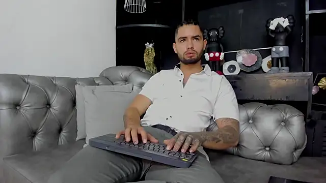 Snapshot of matteosantos chatting on 03/22/25, 11:53 matteosantos online show from 03/22/25, 11:53