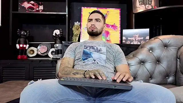 Snapshot of matteosantos chatting on 09/19/25, 12:06 matteosantos online show from 09/19/25, 12:06