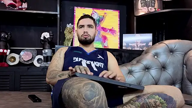 Snapshot of matteosantos chatting on 09/21/25, 11:45 matteosantos online show from 09/21/25, 11:45