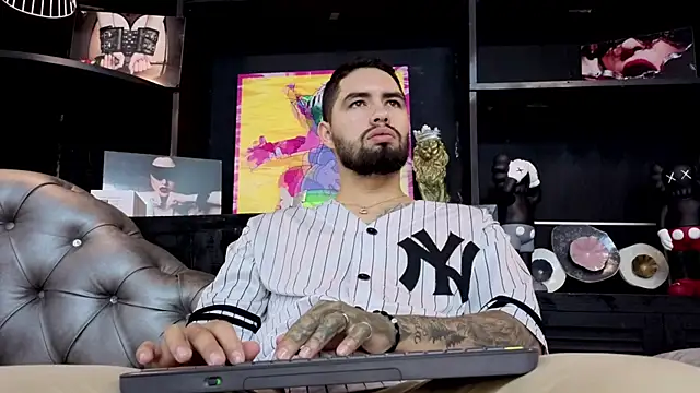 Snapshot of matteosantos chatting on 09/27/25, 11:37 matteosantos online show from 09/27/25, 11:37