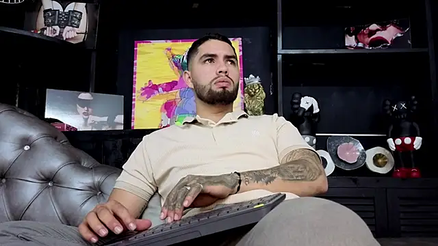 Snapshot of matteosantos chatting on 09/28/25, 03:45 matteosantos online show from 09/28/25, 03:45