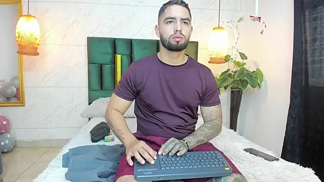 Snapshot of matteosantos chatting on 10/17/25, 11:57 matteosantos online show from 10/17/25, 11:57