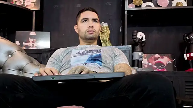 Snapshot of matteosantos chatting on 10/25/25, 11:29 matteosantos online show from 10/25/25, 11:29