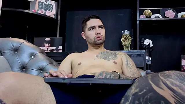 Snapshot of matteosantos chatting on 10/26/25, 11:38 matteosantos online show from 10/26/25, 11:38