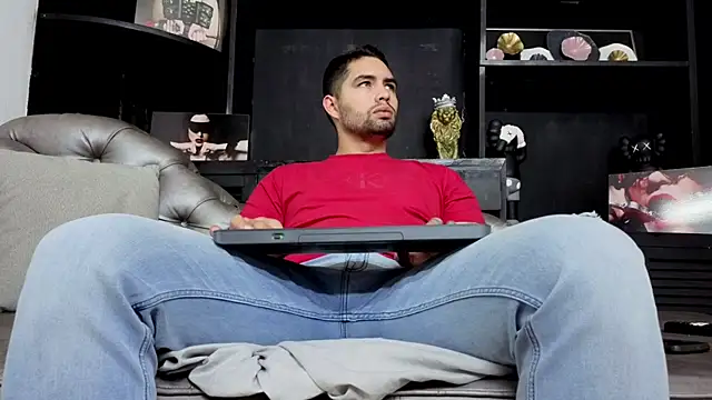 Snapshot of matteosantos chatting on 10/30/25, 11:55 matteosantos online show from 10/30/25, 11:55