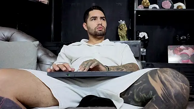 Snapshot of matteosantos chatting on 11/02/25, 11:34 matteosantos online show from 11/02/25, 11:34