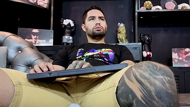 Snapshot of matteosantos chatting on 11/07/25, 10:26 matteosantos online show from 11/07/25, 10:26