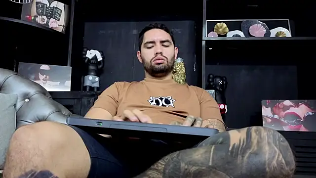 Snapshot of matteosantos chatting on 11/08/25, 11:32 matteosantos online show from 11/08/25, 11:32