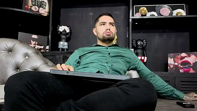 Snapshot of matteosantos chatting on 11/09/25, 11:30 matteosantos online show from 11/09/25, 11:30