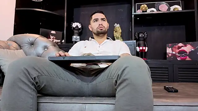 Snapshot of matteosantos chatting on 11/11/25, 11:54 matteosantos online show from 11/11/25, 11:54