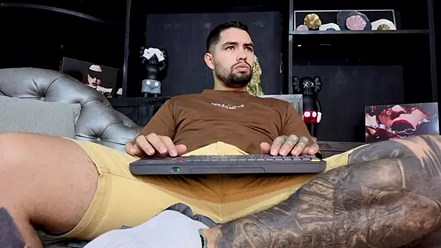 Snapshot of matteosantos chatting on 11/13/25, 11:42 matteosantos online show from 11/13/25, 11:42