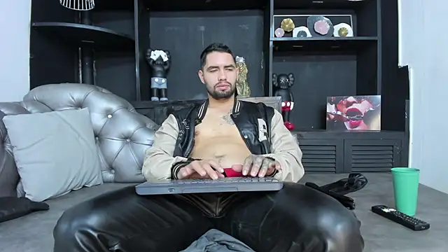 Snapshot of matteosantos chatting on 11/14/25, 11:53 matteosantos online show from 11/14/25, 11:53