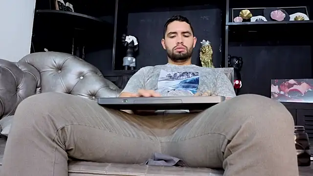 Snapshot of matteosantos chatting on 11/30/25, 11:36 matteosantos online show from 11/30/25, 11:36