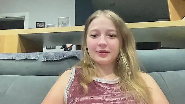 CharmingSarah online show from 11/13/25, 05:34