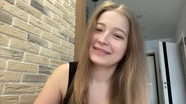 CharmingSarah online show from 04/25/26, 10:18