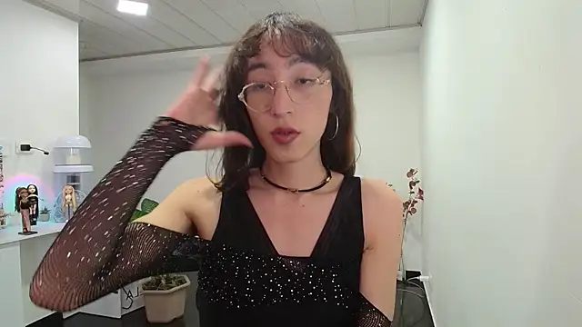 Snapshot of NicoleCortez chatting on 02/02/25, 11:00 NicoleCortez online show from 02/02/25, 11:00