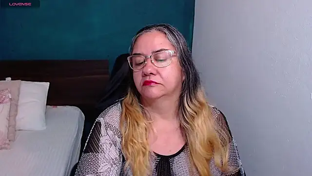 scaelettdubois online show from 09/17/25, 11:39