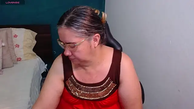 scaelettdubois online show from 06/09/26, 02:34