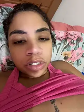 Snapshot of morenadabuceta chatting on 05/26/26, 12:34 morenadabuceta online show from 05/26/26, 12:34