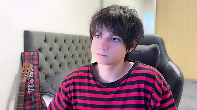 Snapshot of SasukeUhchiaa chatting on 12/02/24, 05:15 SasukeUhchiaa online show from 12/02/24, 05:15